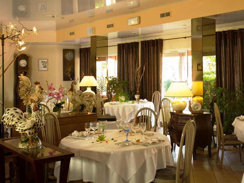 Logis Chez Bach Hotel Chaussin Exterior foto