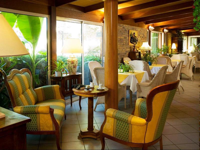Logis Chez Bach Hotel Chaussin Exterior foto